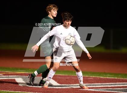Thumbnail 3 in Wethersfield vs. Guilford (CIAC Class L Semifinal) photogallery.
