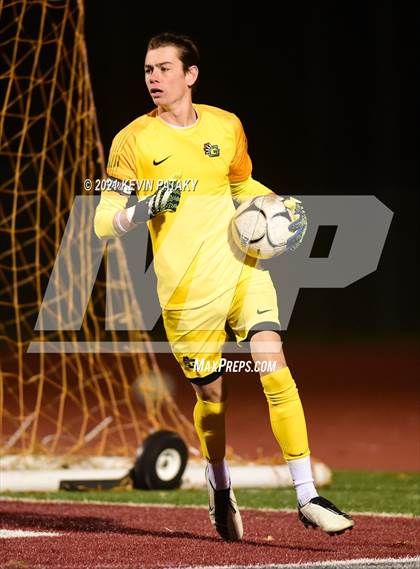Thumbnail 1 in Wethersfield vs. Guilford (CIAC Class L Semifinal) photogallery.