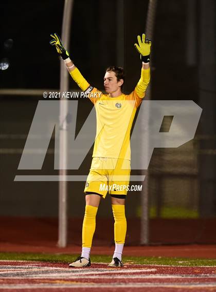 Thumbnail 2 in Wethersfield vs. Guilford (CIAC Class L Semifinal) photogallery.