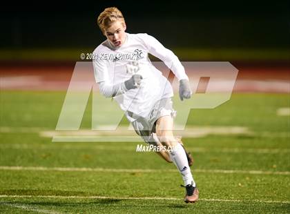 Thumbnail 1 in Wethersfield vs. Guilford (CIAC Class L Semifinal) photogallery.