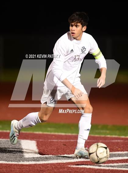 Thumbnail 2 in Wethersfield vs. Guilford (CIAC Class L Semifinal) photogallery.