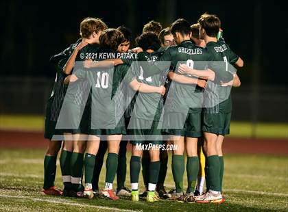 Thumbnail 3 in Wethersfield vs. Guilford (CIAC Class L Semifinal) photogallery.