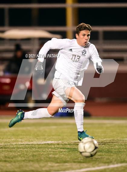 Thumbnail 1 in Wethersfield vs. Guilford (CIAC Class L Semifinal) photogallery.