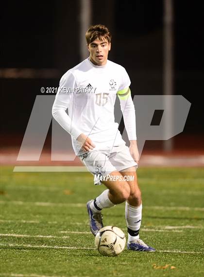 Thumbnail 1 in Wethersfield vs. Guilford (CIAC Class L Semifinal) photogallery.