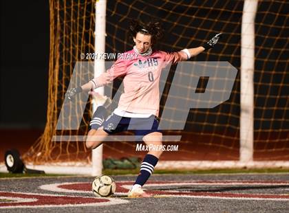 Thumbnail 1 in Wethersfield vs. Guilford (CIAC Class L Semifinal) photogallery.