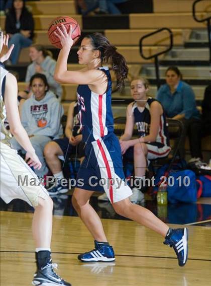 Thumbnail 2 in Beyer @ Enochs photogallery.