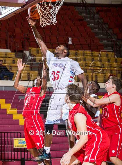 Thumbnail 1 in Grapevine Faith Christian vs. Hirschi (Fantasy of Lights) photogallery.