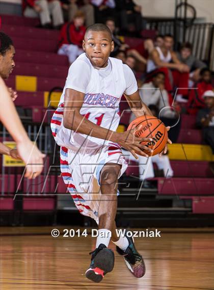 Thumbnail 2 in Grapevine Faith Christian vs. Hirschi (Fantasy of Lights) photogallery.