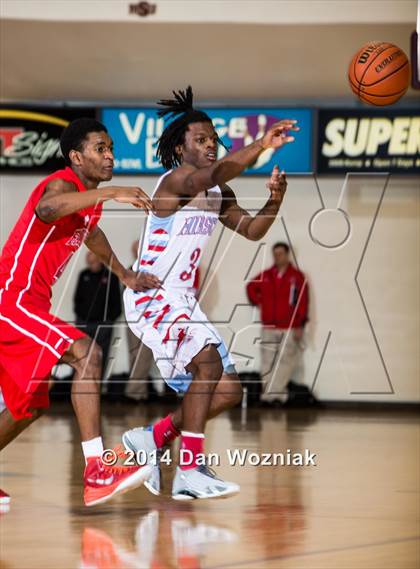 Thumbnail 1 in Grapevine Faith Christian vs. Hirschi (Fantasy of Lights) photogallery.