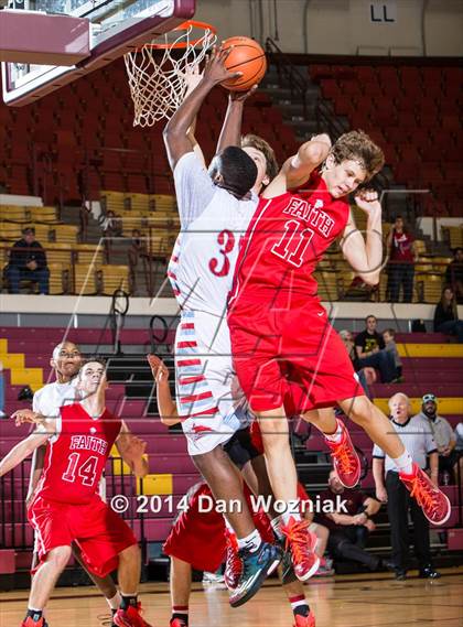 Thumbnail 3 in Grapevine Faith Christian vs. Hirschi (Fantasy of Lights) photogallery.