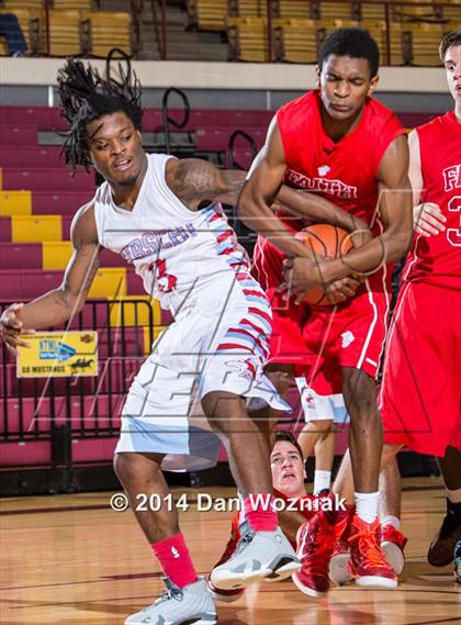 Thumbnail 2 in Grapevine Faith Christian vs. Hirschi (Fantasy of Lights) photogallery.