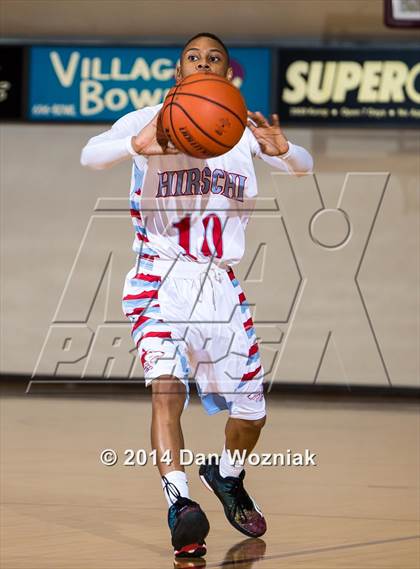 Thumbnail 2 in Grapevine Faith Christian vs. Hirschi (Fantasy of Lights) photogallery.