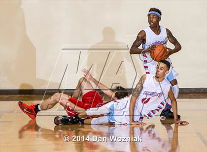 Thumbnail 1 in Grapevine Faith Christian vs. Hirschi (Fantasy of Lights) photogallery.
