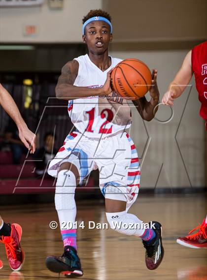 Thumbnail 2 in Grapevine Faith Christian vs. Hirschi (Fantasy of Lights) photogallery.