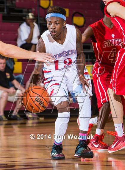 Thumbnail 2 in Grapevine Faith Christian vs. Hirschi (Fantasy of Lights) photogallery.