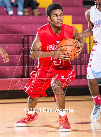 Thumbnail 2 in Grapevine Faith Christian vs. Hirschi (Fantasy of Lights) photogallery.