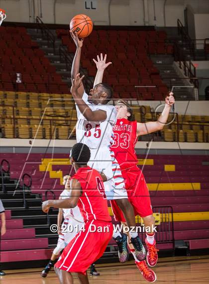 Thumbnail 1 in Grapevine Faith Christian vs. Hirschi (Fantasy of Lights) photogallery.