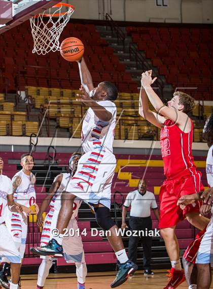 Thumbnail 3 in Grapevine Faith Christian vs. Hirschi (Fantasy of Lights) photogallery.