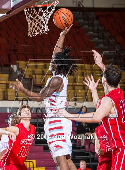 Thumbnail 3 in Grapevine Faith Christian vs. Hirschi (Fantasy of Lights) photogallery.