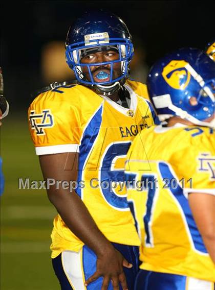 Thumbnail 1 in Verbum Dei vs. Bosco Tech photogallery.