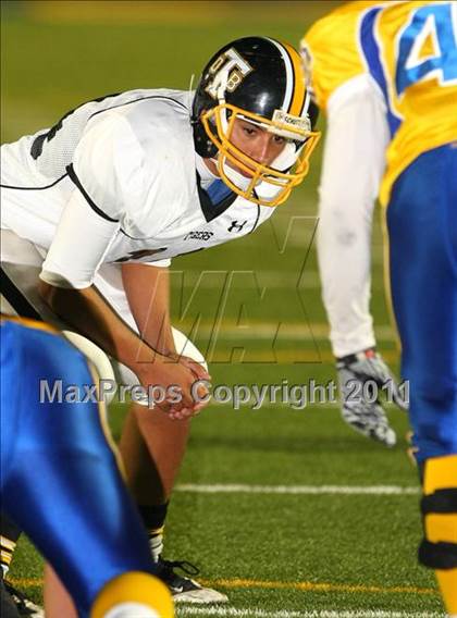 Thumbnail 1 in Verbum Dei vs. Bosco Tech photogallery.