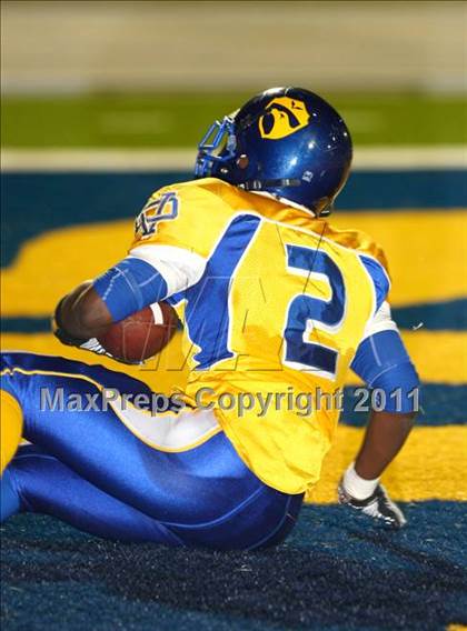 Thumbnail 3 in Verbum Dei vs. Bosco Tech photogallery.