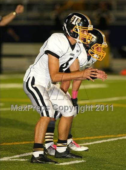 Thumbnail 2 in Verbum Dei vs. Bosco Tech photogallery.