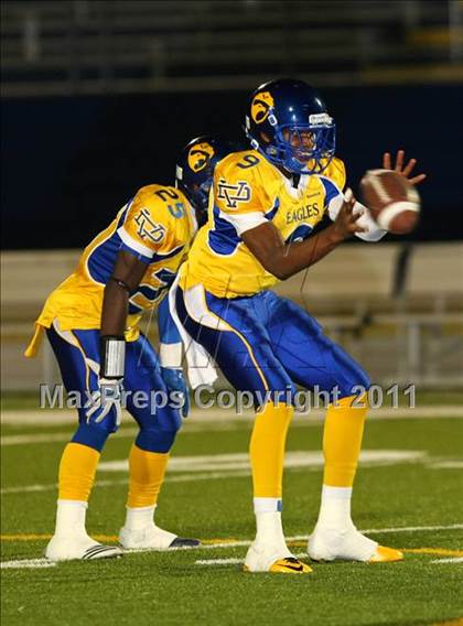 Thumbnail 2 in Verbum Dei vs. Bosco Tech photogallery.
