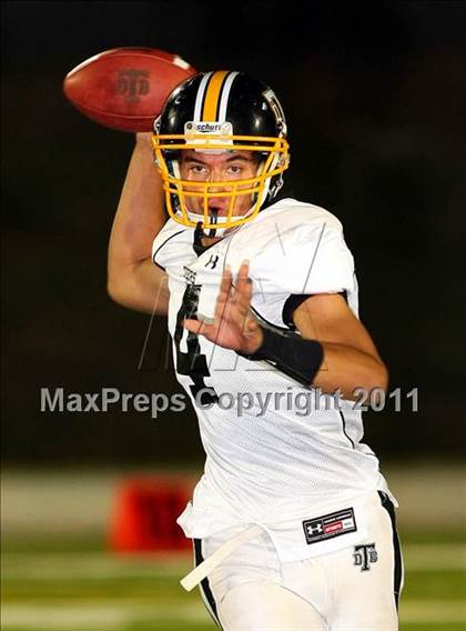Thumbnail 2 in Verbum Dei vs. Bosco Tech photogallery.