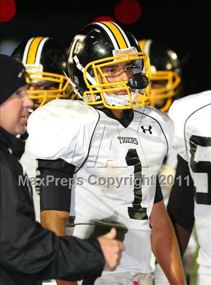 Thumbnail 1 in Verbum Dei vs. Bosco Tech photogallery.
