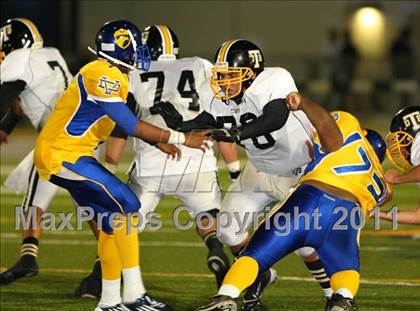 Thumbnail 2 in Verbum Dei vs. Bosco Tech photogallery.