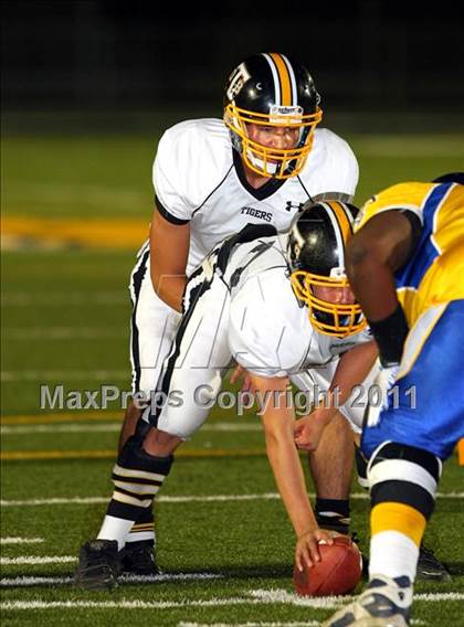 Thumbnail 2 in Verbum Dei vs. Bosco Tech photogallery.