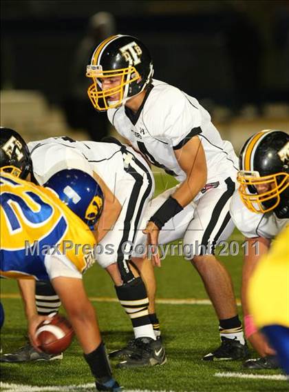 Thumbnail 2 in Verbum Dei vs. Bosco Tech photogallery.