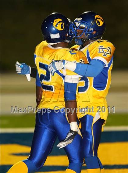 Thumbnail 1 in Verbum Dei vs. Bosco Tech photogallery.