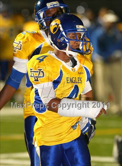 Thumbnail 2 in Verbum Dei vs. Bosco Tech photogallery.