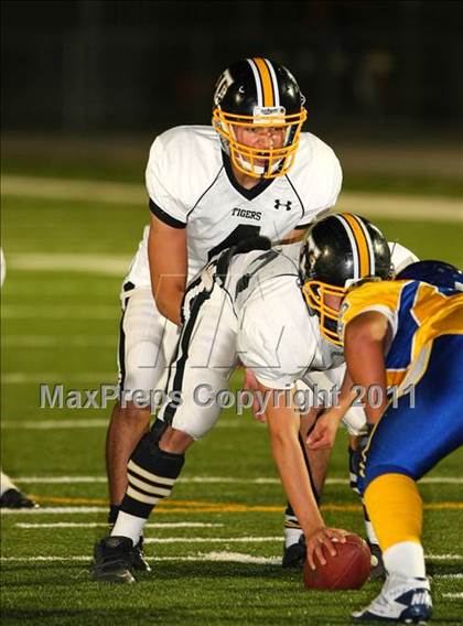 Thumbnail 3 in Verbum Dei vs. Bosco Tech photogallery.