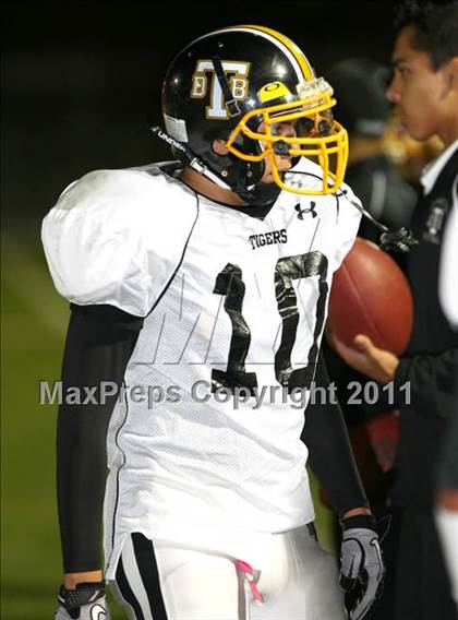 Thumbnail 1 in Verbum Dei vs. Bosco Tech photogallery.