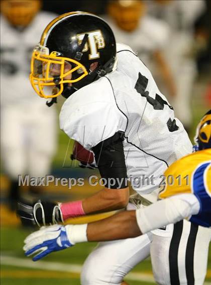 Thumbnail 1 in Verbum Dei vs. Bosco Tech photogallery.