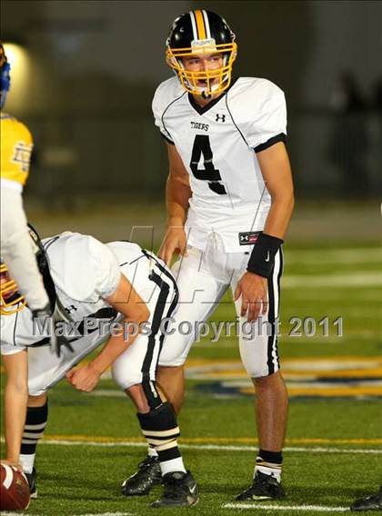 Thumbnail 1 in Verbum Dei vs. Bosco Tech photogallery.