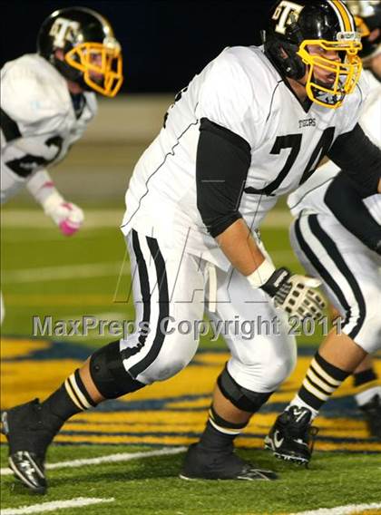 Thumbnail 1 in Verbum Dei vs. Bosco Tech photogallery.