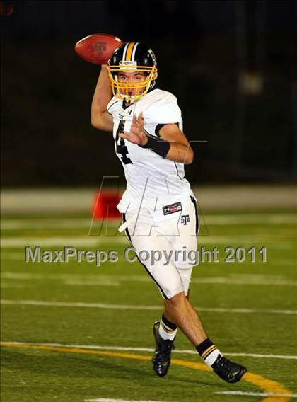 Thumbnail 1 in Verbum Dei vs. Bosco Tech photogallery.