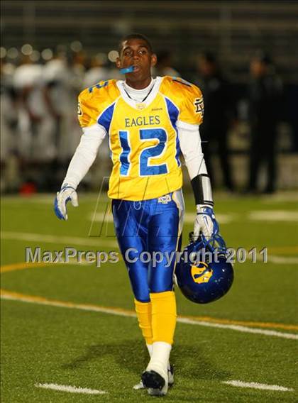 Thumbnail 1 in Verbum Dei vs. Bosco Tech photogallery.