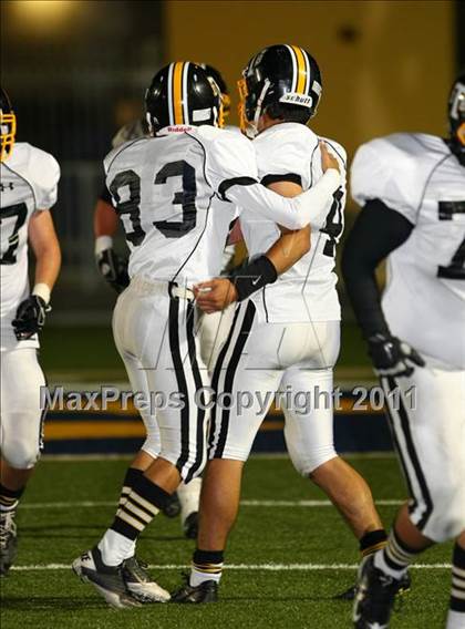 Thumbnail 1 in Verbum Dei vs. Bosco Tech photogallery.