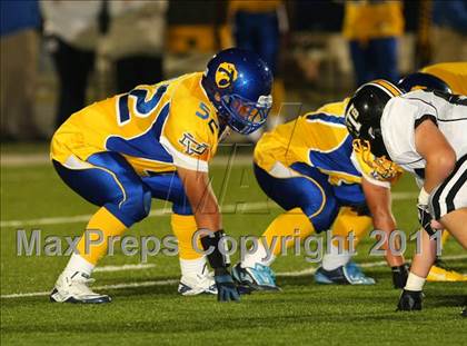 Thumbnail 1 in Verbum Dei vs. Bosco Tech photogallery.