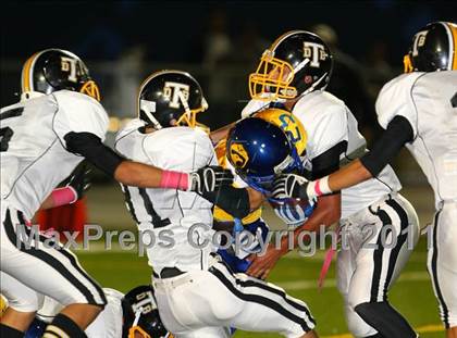 Thumbnail 1 in Verbum Dei vs. Bosco Tech photogallery.