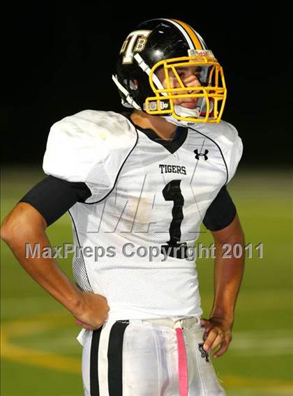 Thumbnail 2 in Verbum Dei vs. Bosco Tech photogallery.