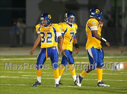 Thumbnail 1 in Verbum Dei vs. Bosco Tech photogallery.