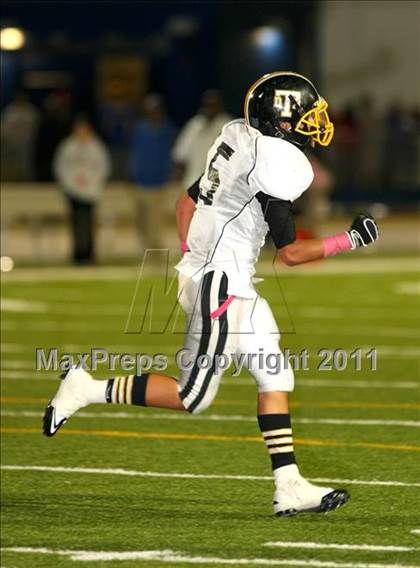 Thumbnail 2 in Verbum Dei vs. Bosco Tech photogallery.