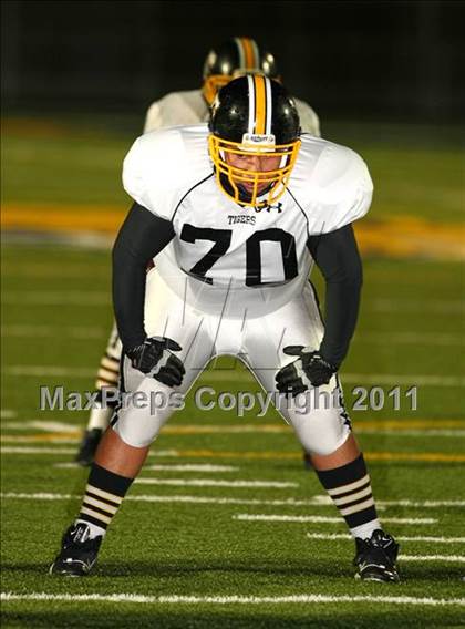 Thumbnail 1 in Verbum Dei vs. Bosco Tech photogallery.