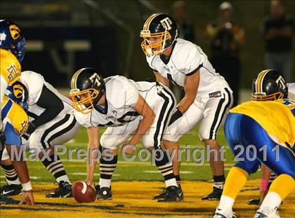Thumbnail 2 in Verbum Dei vs. Bosco Tech photogallery.